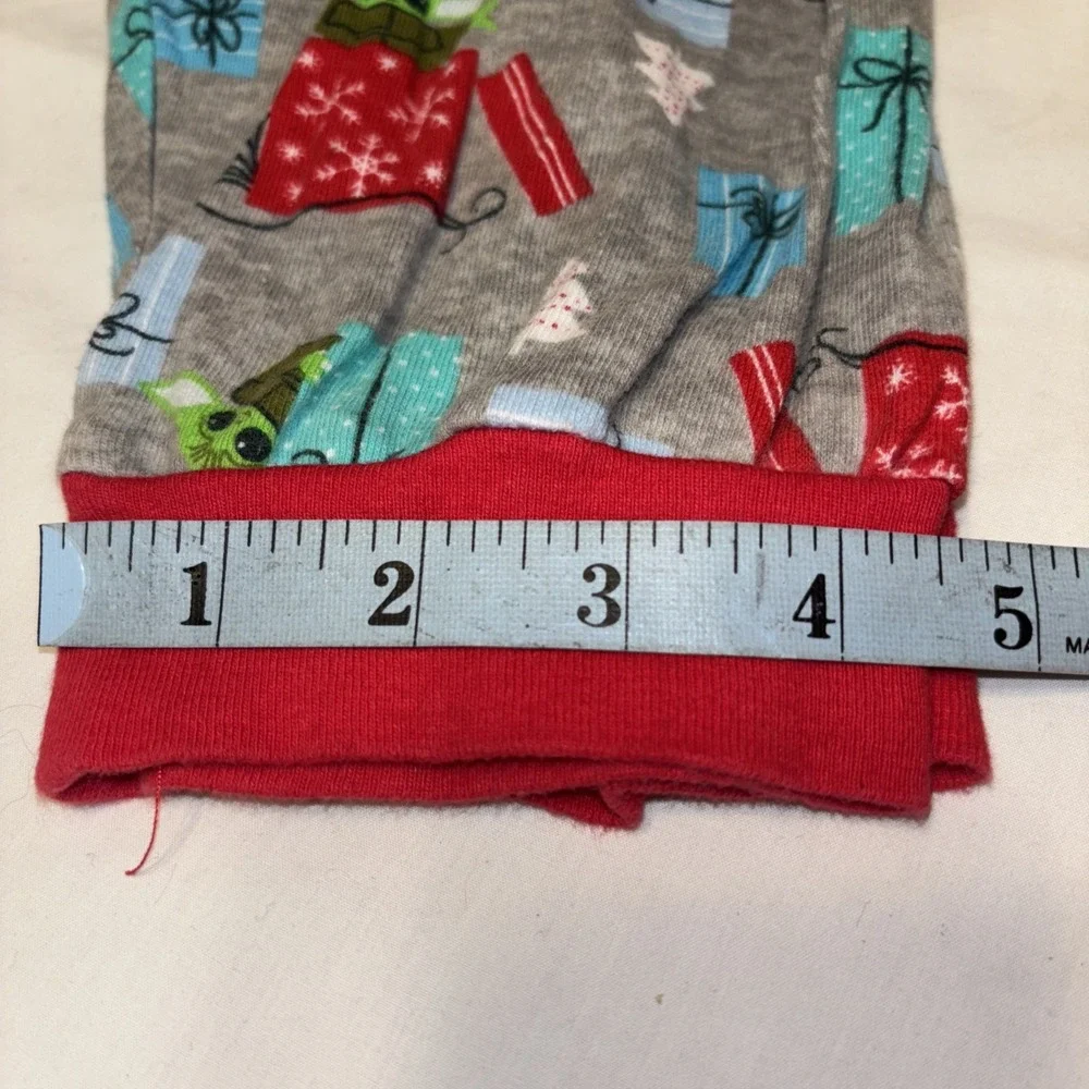 Star Wars Baby Yoda Christmas Sweater‎ Size Small, Two Piece